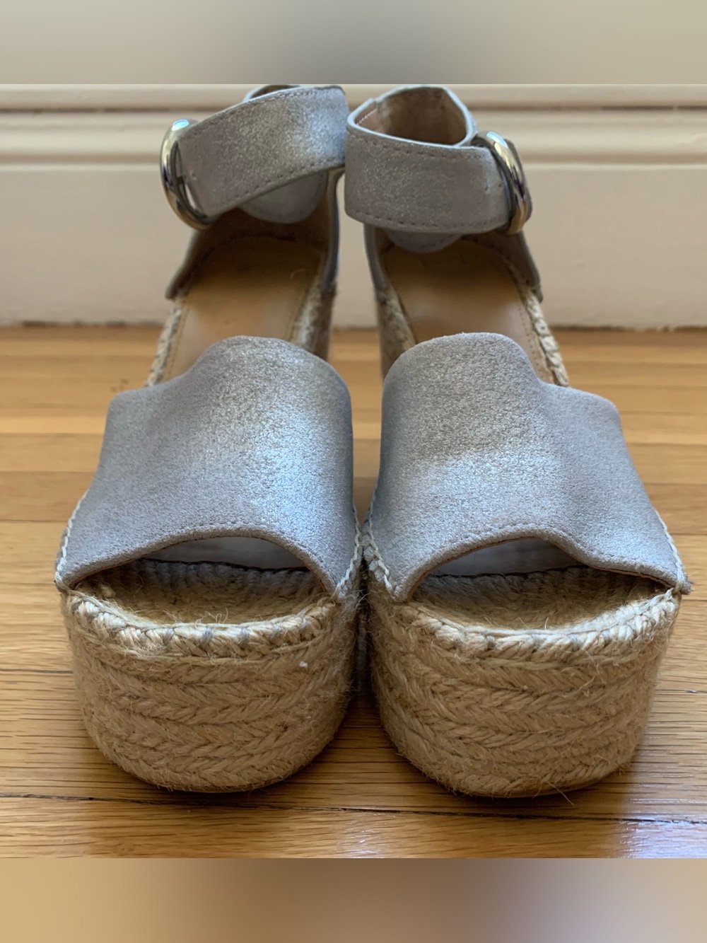 VGUC MARC FISHER MLALIDA Silver Shiny Matt Leather Hi-Wedge Espadrille SZ 8.5M - Picture 8 of 16